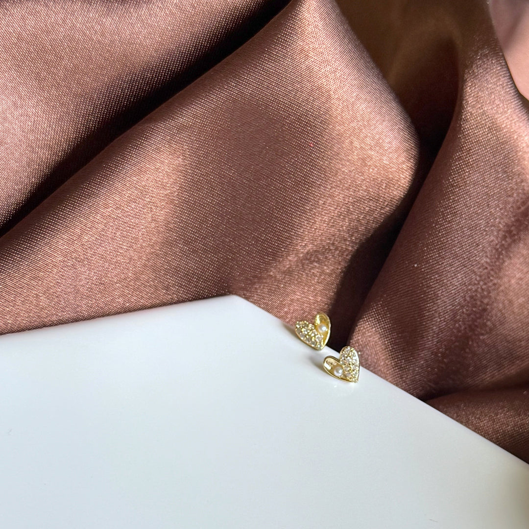Adelaide Pearl Heart Stud
