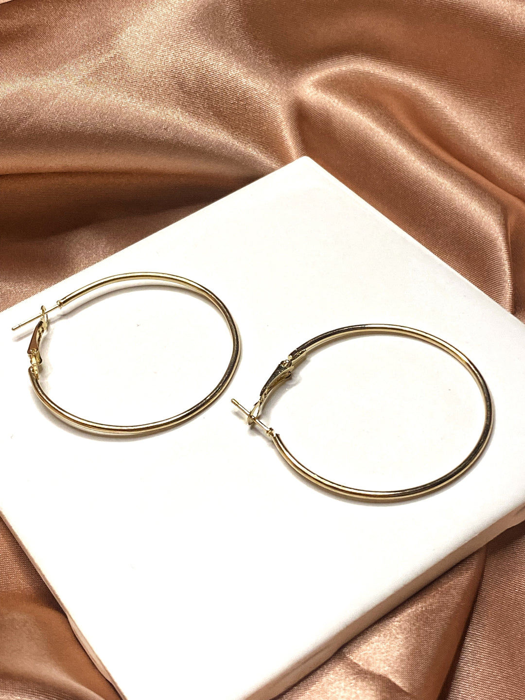 Maria Large Basic Hoop