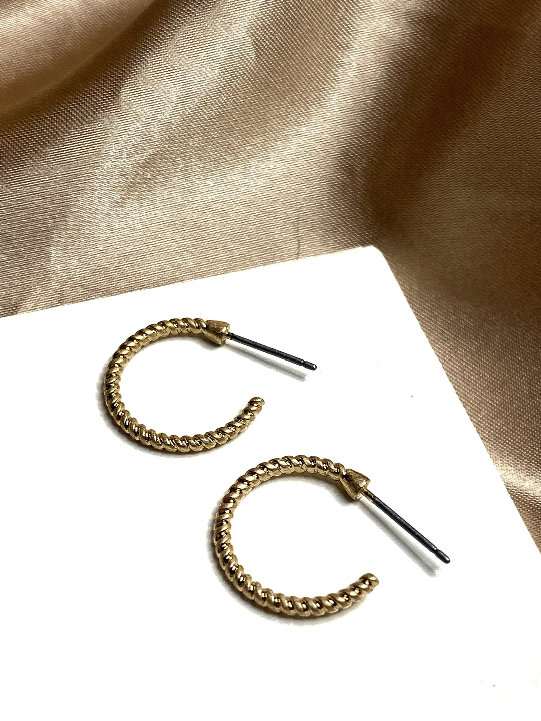 Bailey Braided Medium Hoop