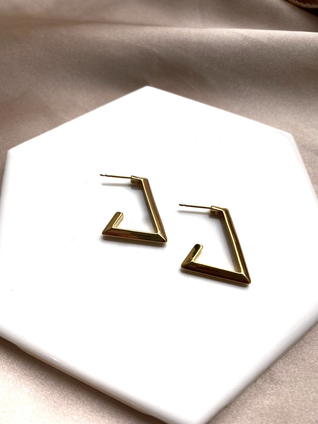 Vanesa Triangle Hoop