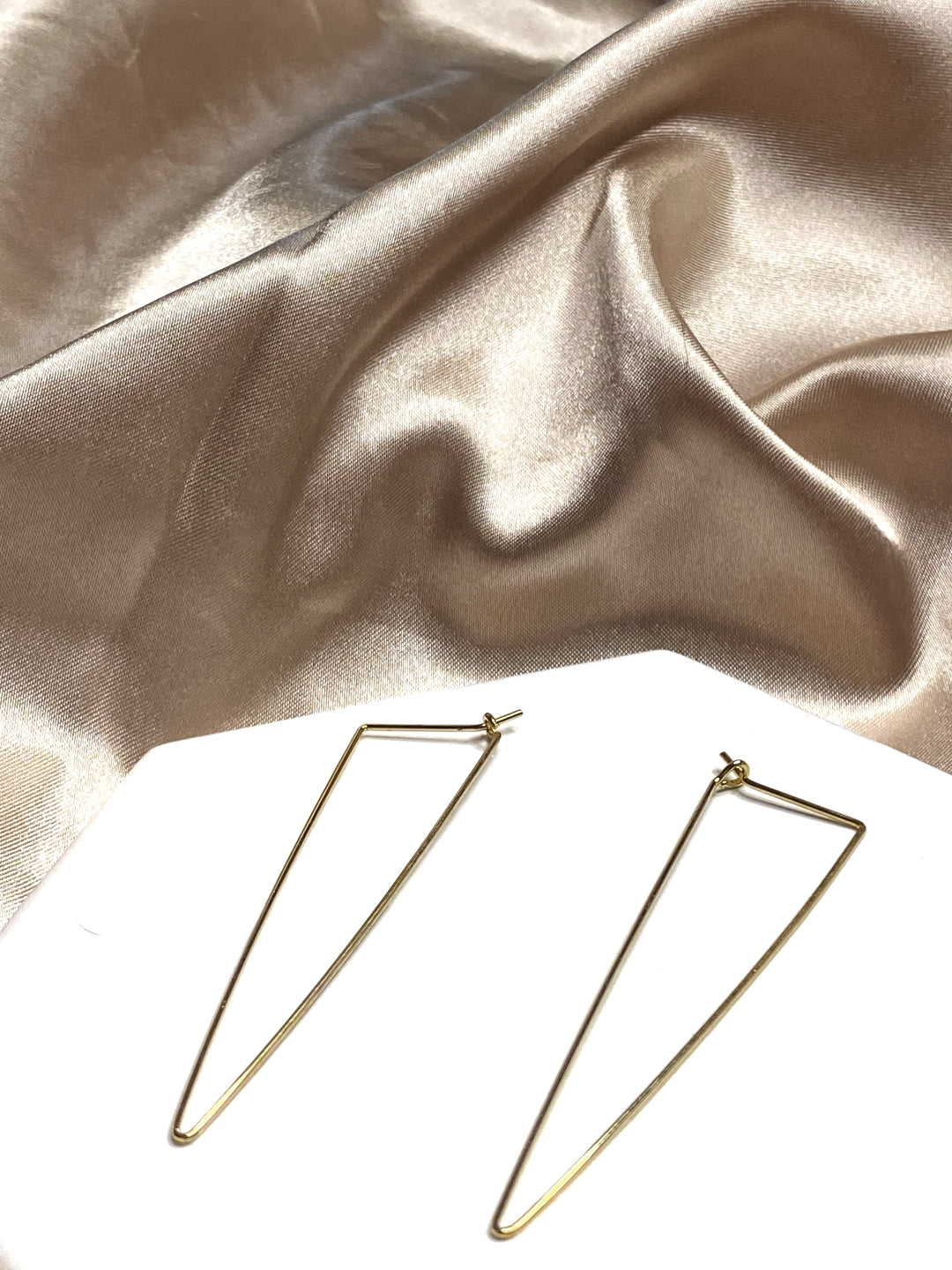 Raquel Triangle Hoop