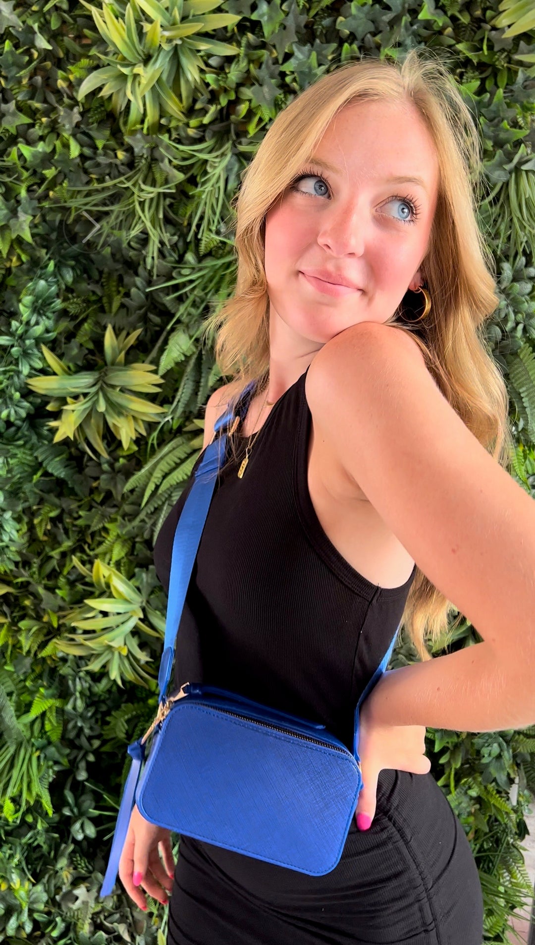 Niki sling bag Clearance